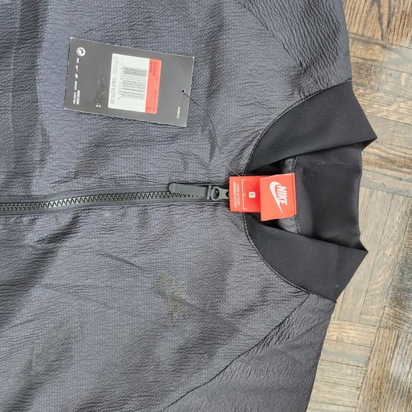 nike light jacket - Picture 3 of 3